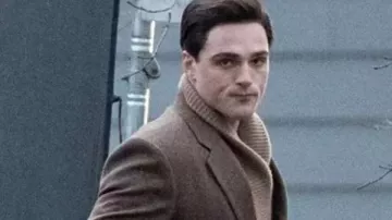 Priscilla 2023 Jacob Elordi Blazer d’Elvis (Jacob Elordi) dans Priscilla