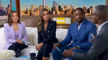 Veronica Beard Birke Cashmere Scoopneck Tank Top usado por Mary Bruce como se ve en Good Morning America el 19 de agosto de 2025