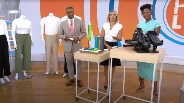 Sandalias de tiras Marion Parke Lottie usadas por Makho Ndlovu como se ve en Today el 21 de agosto de 2025