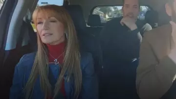 Collar de diamantes Kay Jewelers 1/4 ct tw 10K Oro blanco 18" usado por Jane Seymour como se ve en Celebrity IOU (S10E05)