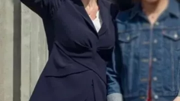 Blue Blazer worn by Abigail Dalton (Suranne Jones) as seen in Hostage (S01)