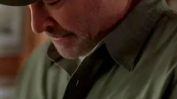 Camisa de Harry Sully Sullivan usada por Harry 'Sully' Sullivan (Scott Patterson) en Sullivan's Crossing (S03)