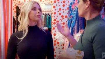 Amantes y amigos Bea Mono usado por Alexia Echevarría como se ve en The Real Housewives of Miami (S07E11)