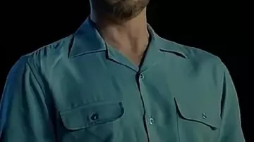 Camisa azul usada por Chris Evans en HONEY DON'T!