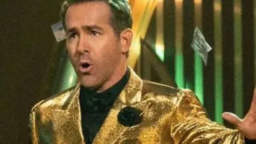 Ryan Reynolds Spirited Gold Suit usado por Clint Briggs (Ryan Reynolds) como se ve en Spirited