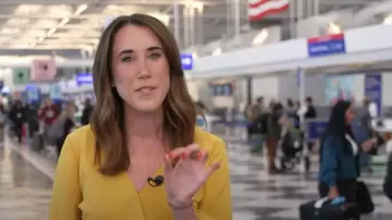 J. Crew Crepe Faux Wrap Top porté par Maggie Vespa comme on le voit dans Today le 25 août 2025