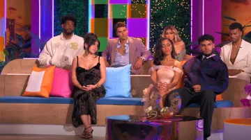 Roberto Cavalli Sandales serpent emblématiques portées par Huda Mustafa comme on le voit dans Love Island (S07E37)