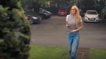 Asos Design Crew Neck Knitted Tank Top In Grey worn by Olivia Attwood as seen in Olivia Attwood: The Price of Perfection (S02E05)