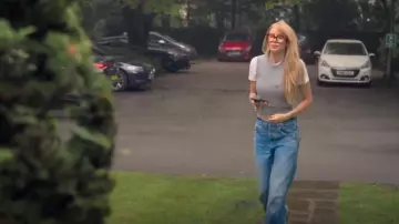 Asos Design - Débardeur en maille à col rond en gris porté par Olivia Attwood, comme on le voit dans Olivia Attwood : Le prix de la perfection (S02E05)