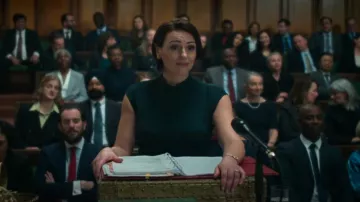 Vestido midi sin mangas con cuello alto verde oscuro de Reiss usado por Abigail Dalton (Suranne Jones) como se ve en Hostage (S01E01)