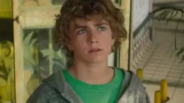 Percy Jackson et les Olympiens 2023 Walker Scobell Sweat à capuche gris porté par Percy Jackson (Walker Scobell) comme on le voit dans Percy Jackson et les Olympiens