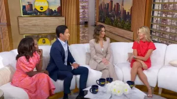 Robe midi drapée à col haut Estella Black Halo portée par Laura Rutledge comme on le voit dans Good Morning America le 26 août 2025