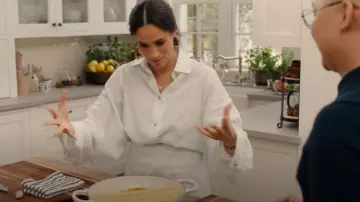 Short taille haute en lin Zimmermann porté par Meghan Markle comme on le voit dans With Love, Meghan (S01E01)