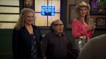Minifalda vaquera Mother The Vagabond usada por Cock Chewa como se ve en It's Always Sunny in Philadelphia (T17E08)