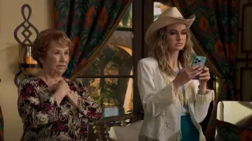 Cárdigan de colores vibrantes Chico Slinky de 1 botón de Jaclyn Smith usado por la mamá de Charlie (Lynne Marie Stewart) como se ve en It's Always Sunny in Philadelphia (S17E08)