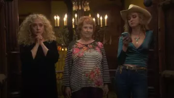 Alfred Dunner Crewneck 3/4 Sleeve Contrast Knit Top worn by Charlies Mom (Lynne Marie Stewart) as seen in It's Always Sunny in Philadelphia (S17E08)