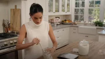 Gilet Danica en chiffon et en os porté par Meghan Markle comme on le voit dans With Love, Meghan (S02E02)