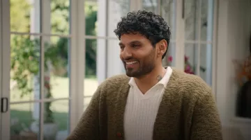 Cardigan Loro Piana Gnifetti porté par Jay Shetty comme on le voit dans With Love, Meghan (S02E05)