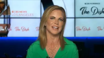 Blouse A.L.C.Kinsley portée par Natalie Morales telle que vue dans CBS Mornings le 26 août 2025