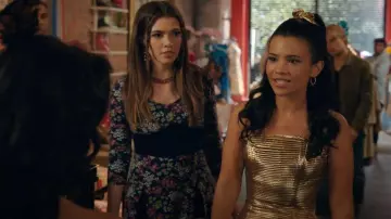 Vintage des années 1970 jupe fendue Floral Maxi robe portée par Erin (Alisha Newton) comme on le voit dans Ma vie avec les Walter Boys (S02E03)