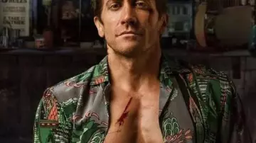 Road House 2024 Jake Gyllenhaal Green Printed Shirt worn by Dalton (Jake Gyllenhaal) as seen in Road House