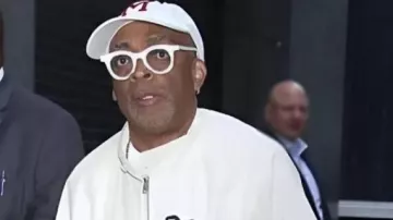 NYC 2025 Veste blanche portée par Spike Lee dans Denzel Washington, A$AP Rocky et Spike Lee ont une conversation épique