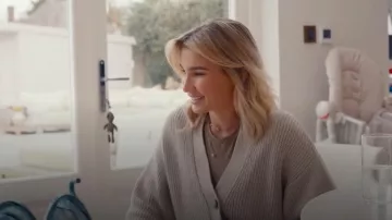 Camiseta de jersey Skims usada por Billie Faiers como se ve en Sam & Billie: Sister Act (S01E01)