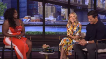 Robe maxi débardeur à imprimé fleur d’iris Ph5 portée par Danielle Brooks comme on le voit en LIVE avec Kelly et Mark le 26 août 2025