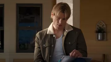Veste Rails McKinley portée par Cole Walter (Noah LaLonde) comme on le voit dans Ma vie avec les Walter Boys (S02E10)