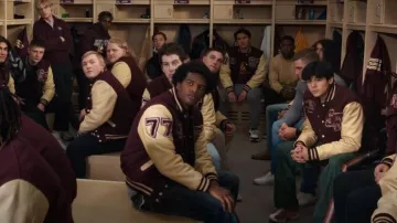 Nike The Air Jordan 13 Retro Dune Red worn by Alex Walter (Ashby Gentry) as seen in My Life with the Walter Boys (S02E10)