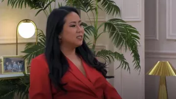 Boohoo Lin Look Wrap Drape Devant Tailored Blazer Dress porté par Tara Suwinyattichaiporn comme on le voit dans Celebs Go Dating (S14E09)