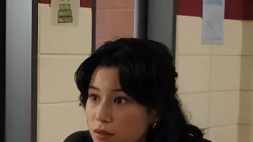 Esta camiseta estampada con rosas rojas usada por Kiley (Mya Lowe) en Mi vida con los Walter Boys (S02)