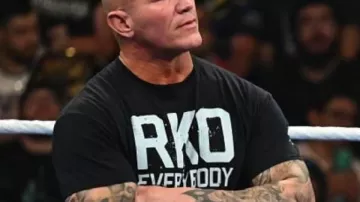 Camiseta RKO Everybody usada por Randy Orton en Randy Orton