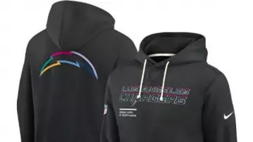 Sudadera con capucha Crucial Catch Dri-Fit negra de Los Angeles Chargers usada por Pedro Pascal en Cómo se fabricaron los cascos de los Chargers Navy | Cargadores de Los Ángeles