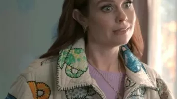 Chaqueta de tazas de té Swisher de JoAnna Garcia usada por Maddie Townsend (JoAnna Garcia) en Sweet Magnolias (S04)