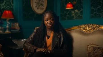 River Island Brown en simili cuir en détresse Biker Jacket porté par Tia comme on le voit dans The Inheritance (S01E01)