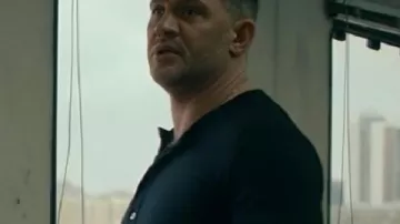Tom Hardy T-shirt worn by Harry Da Souza (Tom Hardy) in MobLand (S01)