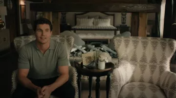 Polo de cuello abierto de lana merino Reiss Duchie usado por Nathan Brown (Robbie Amell) como se ve en Upload (S04E01)