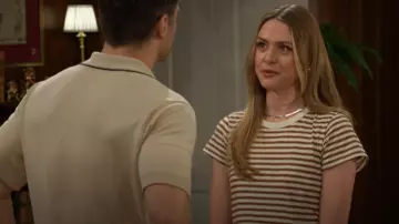 Rag and Bone La camiseta de rayas flameadas usada por Claire Grace (Hayley Erin) como se ve en The Young and the Restless el 27 de agosto de 2025