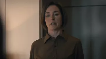 Lauren Ralph Lauren Classic Fit Satin Charmeuse Shirt worn by Samantha 'Sinatra' Redmond (Julianne Nicholson) as seen in Paradise (S01E07)