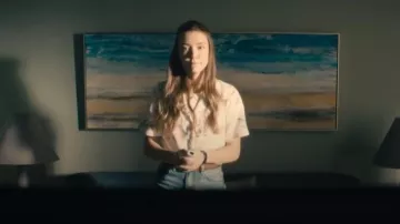 Levi's Joyce Short Sleeve Resort Shirt worn by Jane Driscoll (Nicole Brydon Bloom) as seen in Paradise (S01E08)
