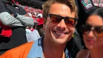 Esta camiseta fue usada por Glen Powell en el No. 1 Texas Longhorns vs. No. 3 Ohio State Buckeyes | Simulador de fútbol universitario 26