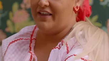 Camisa de corazón de azafrán Lempriere usada por (Saffron Burrows) en The Only Way Is Essex (S35)