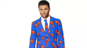 Costume de smoking bleu Superman comme on le voit dans Superman