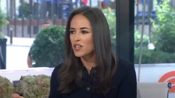 Cardigan en coton mélangé Veronica Beard Marie porté par Kaylee Hartung, comme on le voit dans Today le 1er septembre 2025
