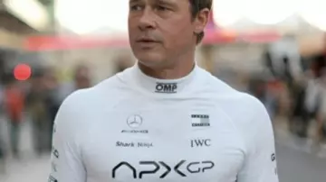 Brad Pitt F1 2025 Camiseta blanca usada por Sonny Hayes (Brad Pitt) en F1