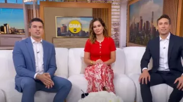 Jupe mi-longue plissée à imprimé Paisley Etro portée par Rebecca Jarvis telle que vue dans Good Morning America le 1er septembre 2025
