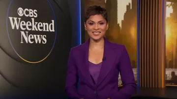 Blazer Lido de Banana Republic en Deep Purple usado por Jericka Duncan como se ve en CBS Evening News el 1 de septiembre de 2025