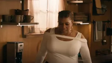 Suéter con hombros descubiertos con recorte de Elie Tahari usado por Robyn McCall (Queen Latifah) como se ve en The Equalizer (S05E18)