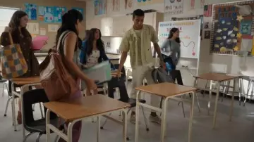 Zapatilla de lona Harpoon de Ralph Lauren usada por Skylar Summerhill (Jaylan Evans) como se ve en Mi vida con los Walter Boys (S02E02)